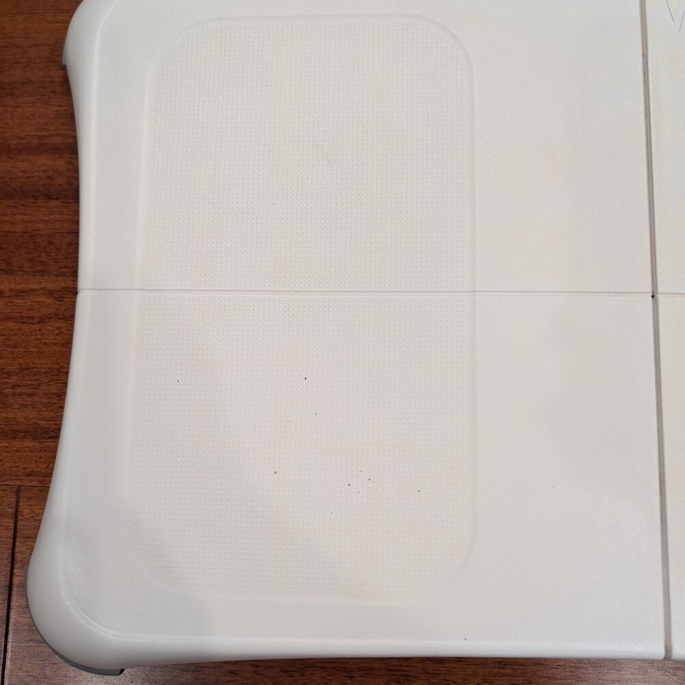 Nintendo Wii Fit with Balance Board w/ Wii FIT Game - TESTED - Picture 4 of 7